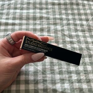 Mac Studio Radiance 24 Hour Luminous Lift Concealer